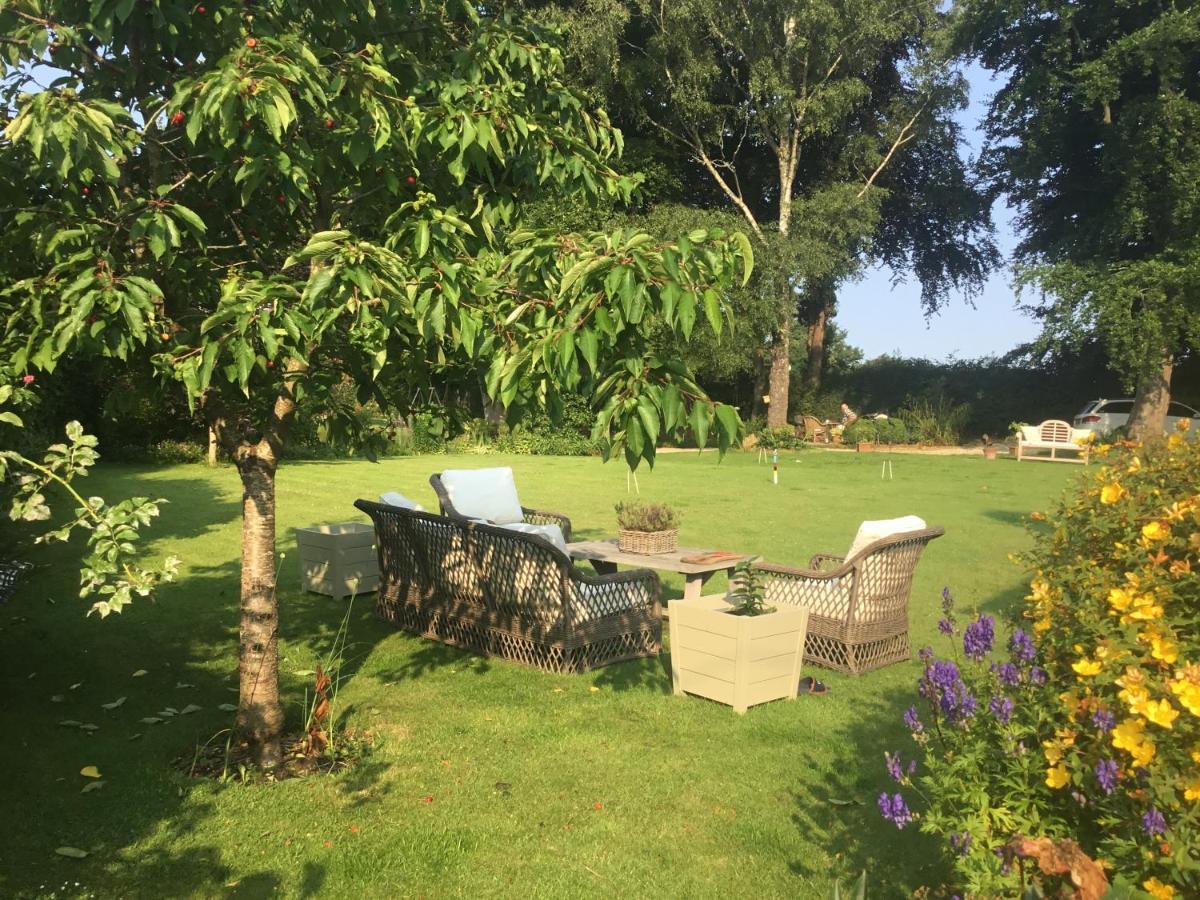 Forthay Bed And Breakfast North Nibley Экстерьер фото