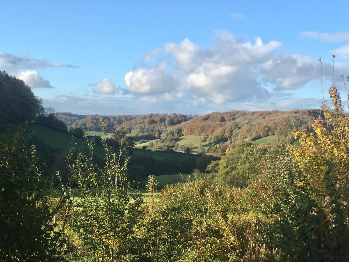 Forthay Bed And Breakfast North Nibley Экстерьер фото